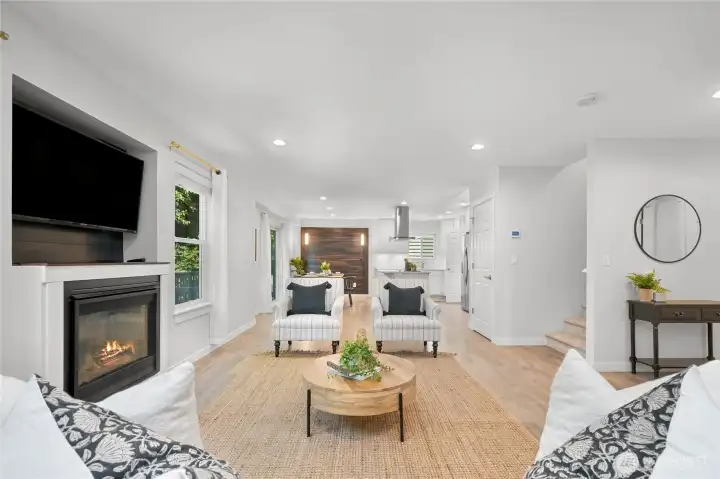 Wonderful open floor plan on the main level, great for every day living as well as entertaining. Wonderful open floor plan on the main level, great for every day living as well as entertaining.
