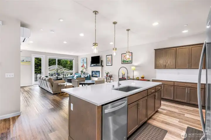 So much extra storage and counter space So much extra storage and counter space