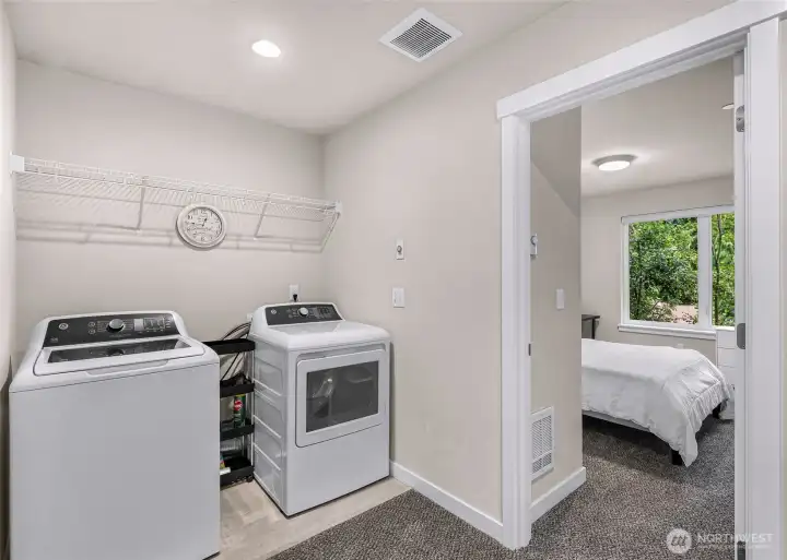 Convenient upstairs laundry! Convenient upstairs laundry!
