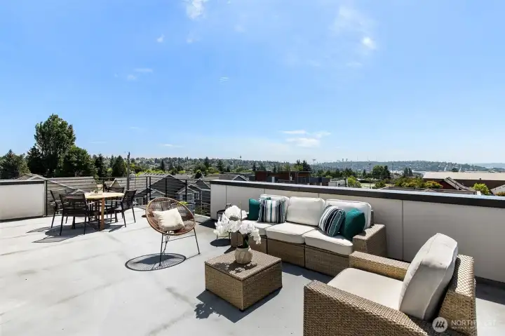 Spacious 491 sq ft Rooftop Deck with Puget Sound, Mountain and City Views Spacious 491 sq ft Rooftop Deck with Puget Sound, Mountain and City Views