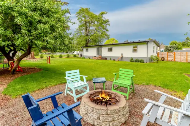 Your backyard oasis awaits you! Enjoy s'mores and stargazing at the firepit.