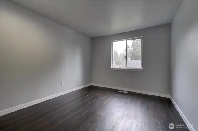 All large bedrooms and well lighted