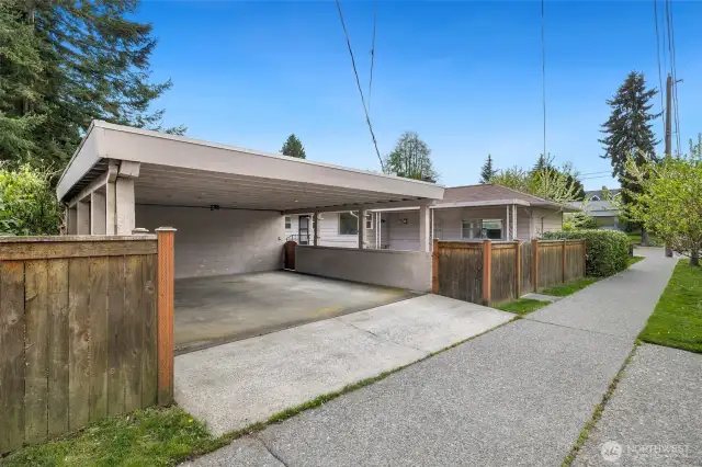 Carport.