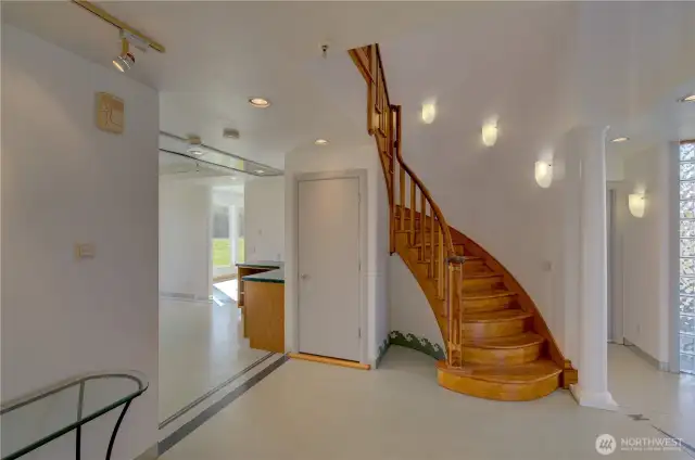 In the entry looking towards the stairway to the 2nd floor.
