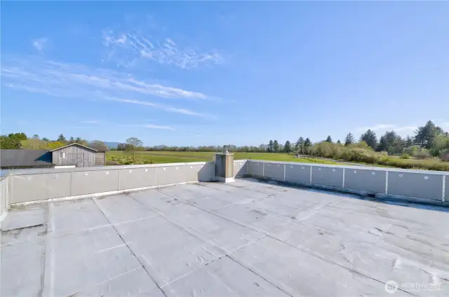 3rd floor sun deck