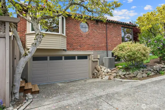 Outdoor view of Garage