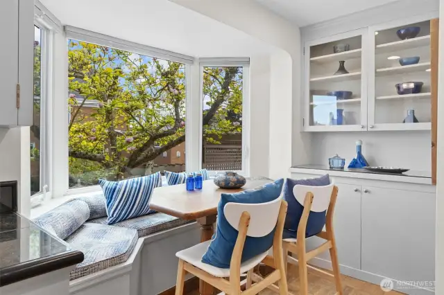 Breakfast Nook, perfect for latte's or bird watching