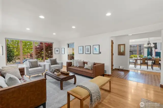 Living room w/ fireplace, the perfect size to entertain