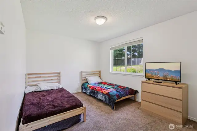 Second bedroom.