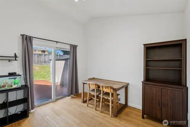 Dining room.