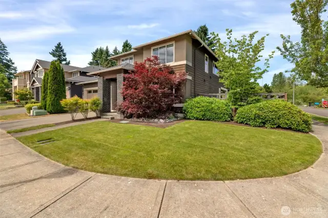 Private oversized corner lot
