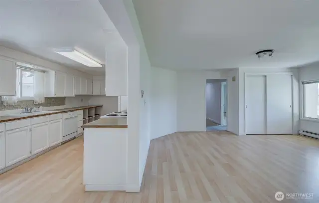 Flow between kitchen and dining room/flex space