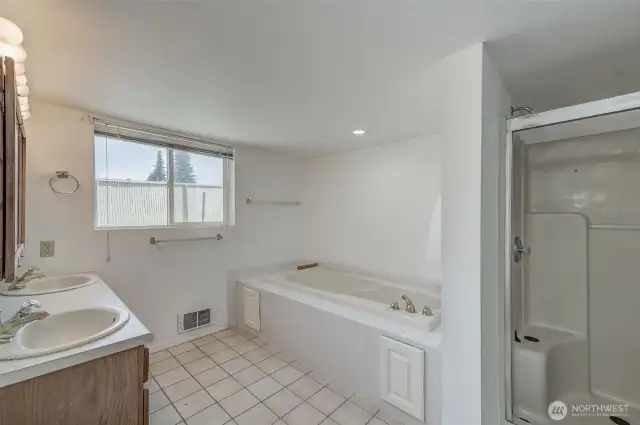 This ensuite bathroom has all the infrastructure for you to style according to your modern vision.