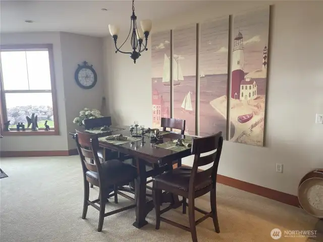 Room for a nice sized dining table