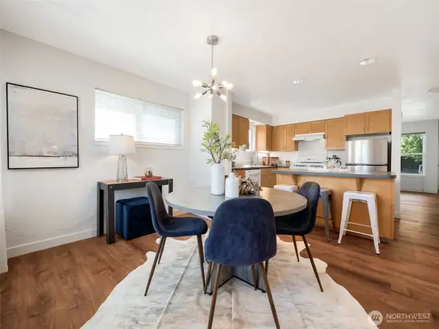 Welcoming Kitchen/Great Room with Walk in Pantry