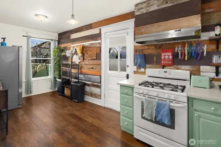 Unit #2015: The kitchen has so much space and potential to fit your life - use it for an eat-in nook, or expand to create a true chef's kitchen.