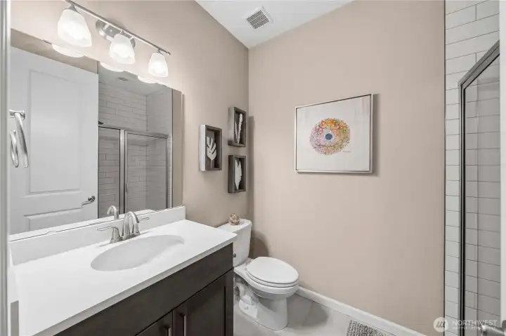Main level 3/4 bath with walk-n shower