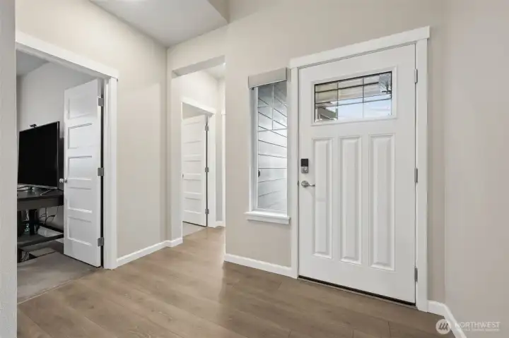 Extra side-lite window