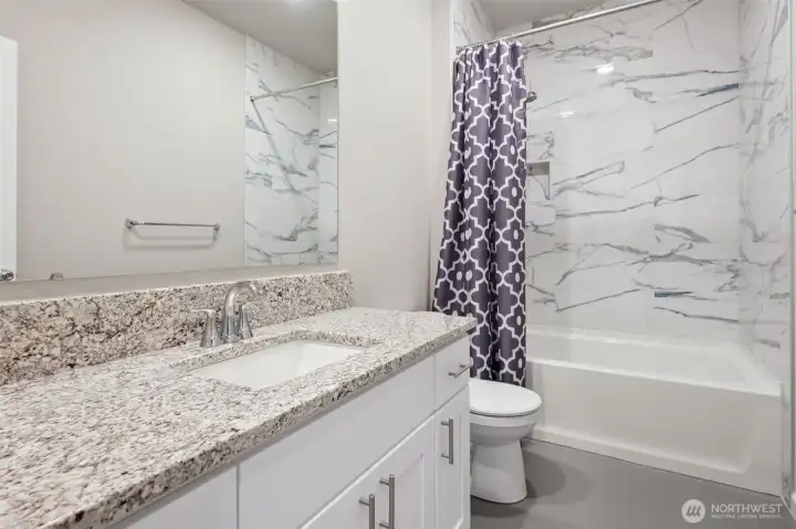 Main floor Full bathroom