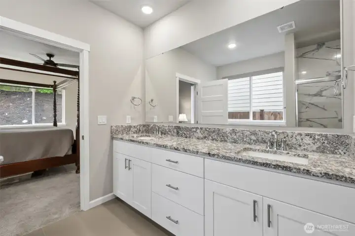Primary bath on the main