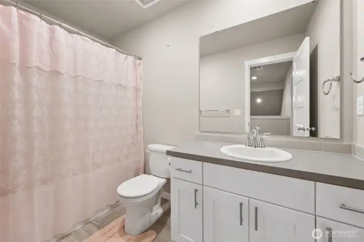Full bathroom in the loft
