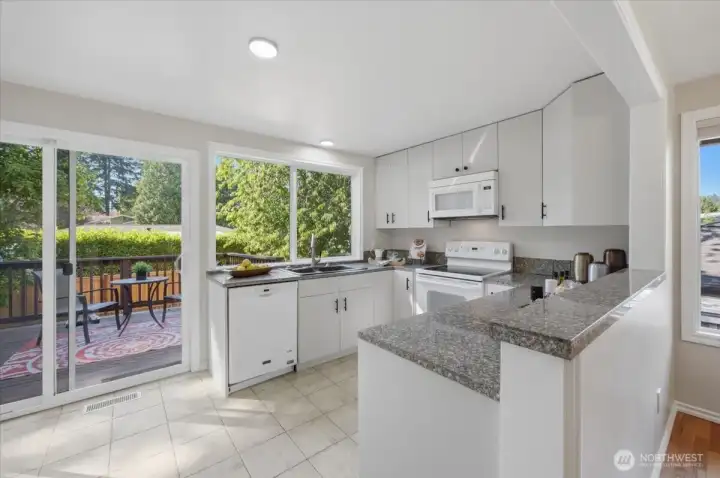 Sunny and bright kitchen