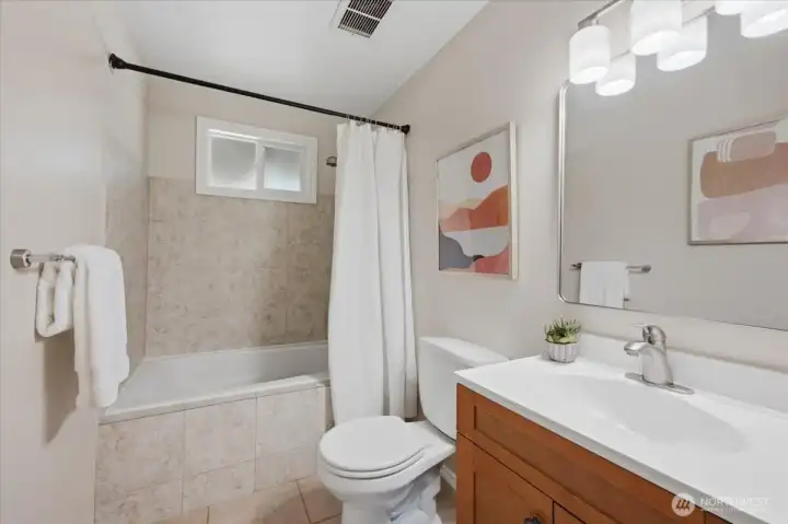 Full bath upstairs