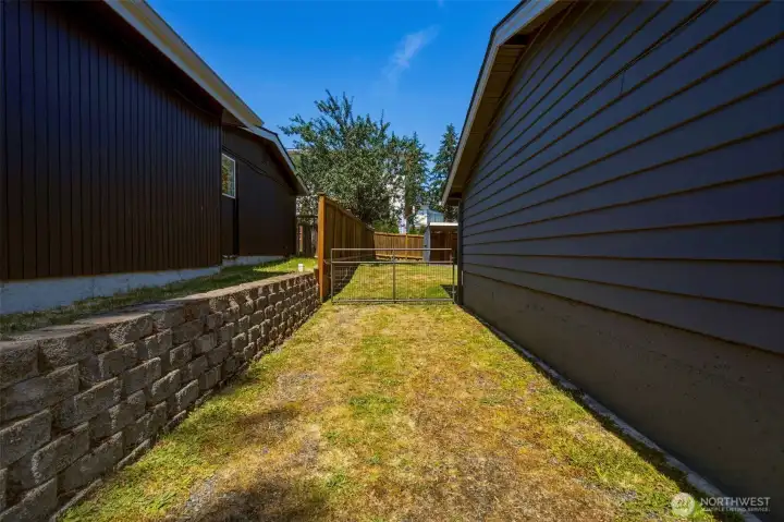 Back yard access. Back yard access.