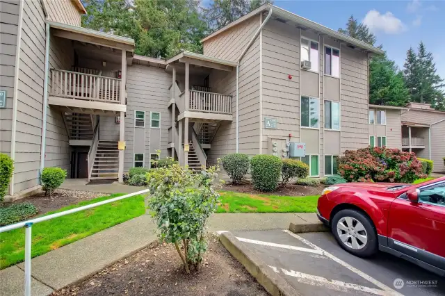 Beautiful landscaping throughout this complex.