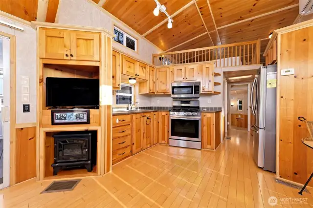 Open living/dining/kitchen