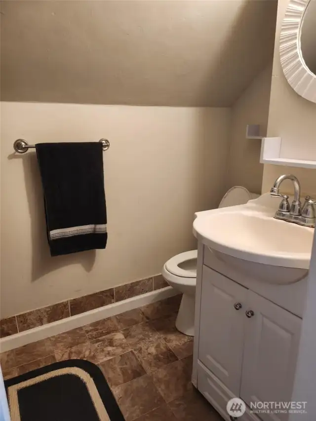 upstairs 3/4 bath