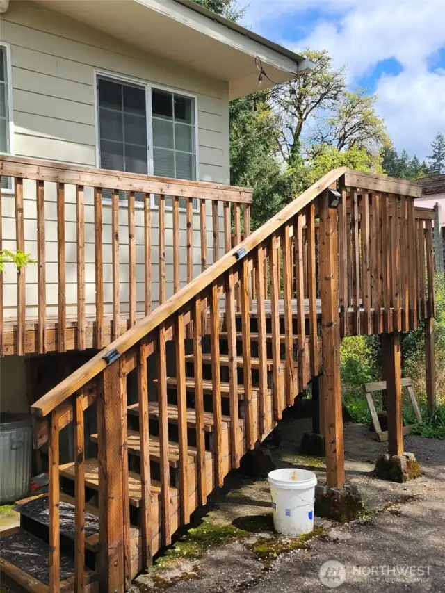 side deck to main level