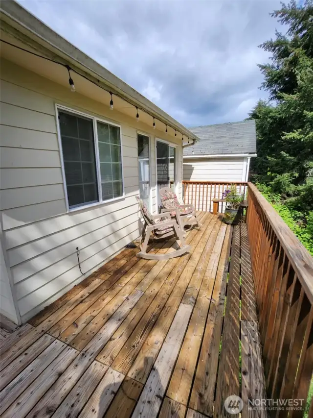 main level deck off family rm