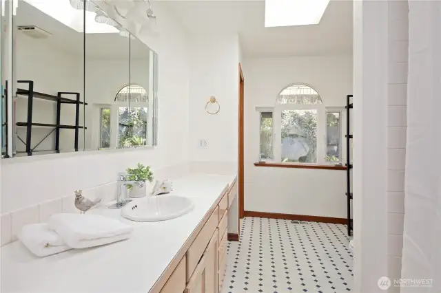 Large main floor bath.