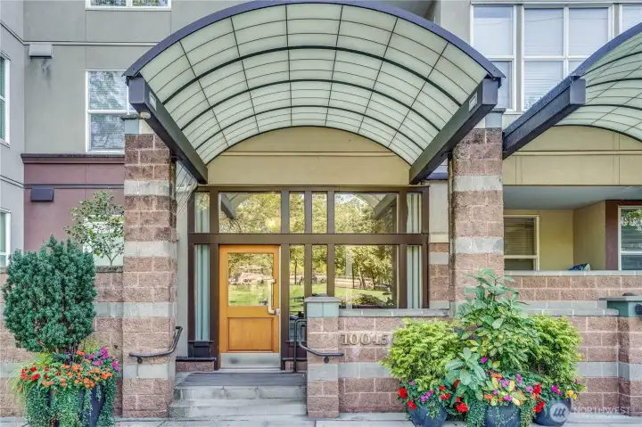 McKee Parkside Entry on N.E. First Street