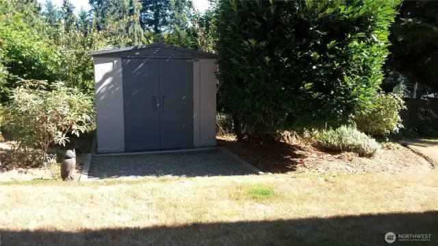 2nd storage shed stays with the house
