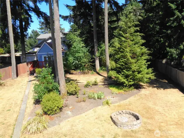 BACK YARD WITH COTTAGE/ CRAFTS STUDIO