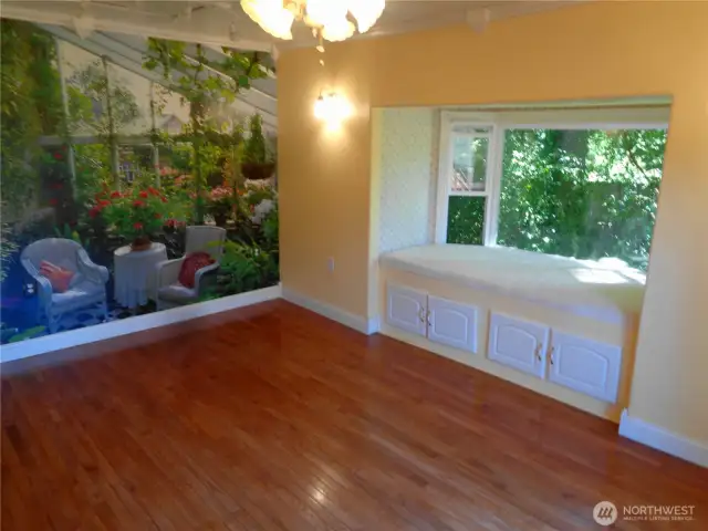 COTTAGE / CRAFT STUDIO INTERIOR