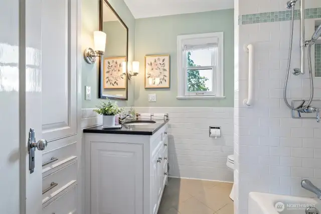 Full bathroom on 2nd level