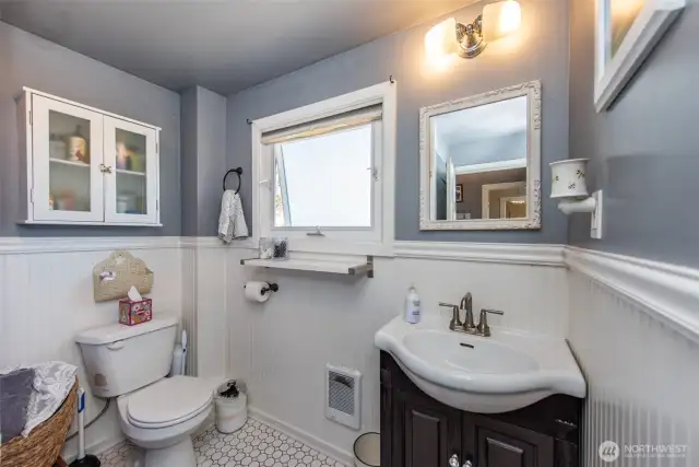 Main Level Full Bathroom with Tub Shower
