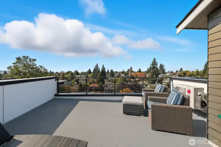 Large rooftop deck