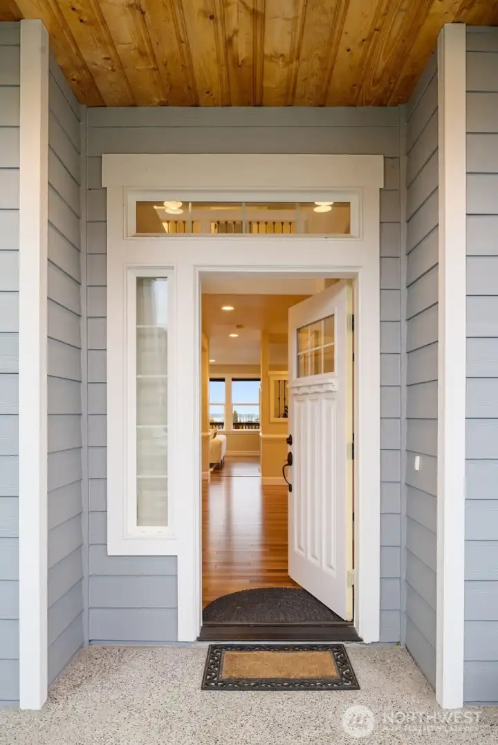 Welcoming Entry Full of Warmth