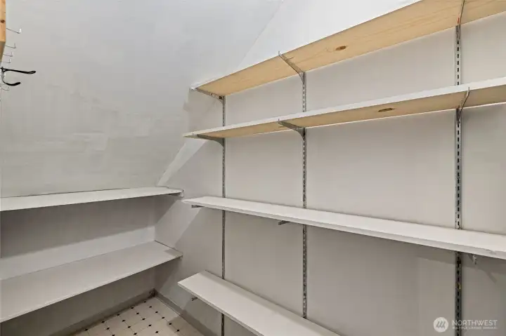 Large walk-in pantry!