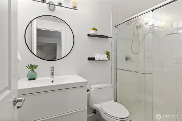 Lower level 3/4 bath