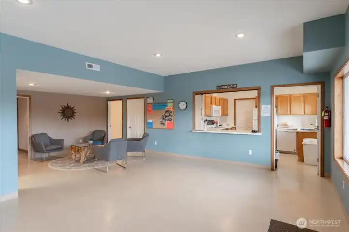 Clubhouse common event space