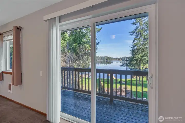 Sliding glass door to upper deck