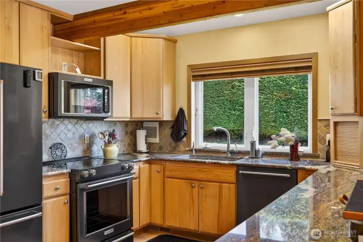 Beautiful & functional kitchen.