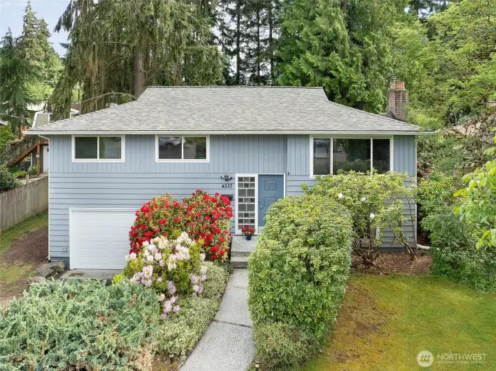 Bring Your Vision to This Spacious Split-Level