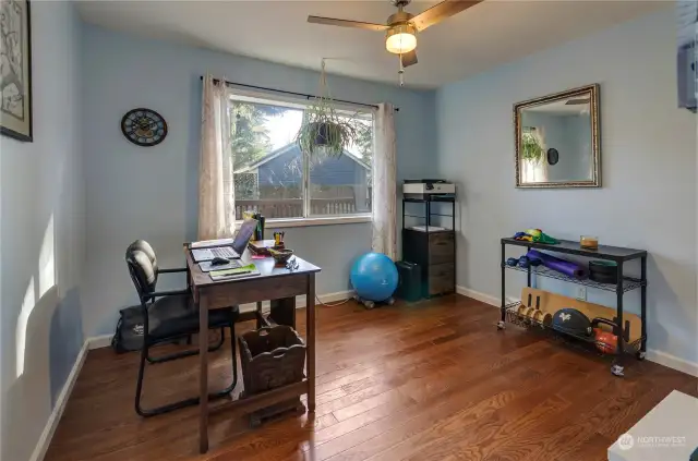 2nd Bedroom Facing The Backyard.