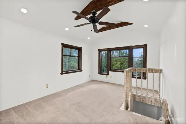4th Story Loft with Panoramic Views